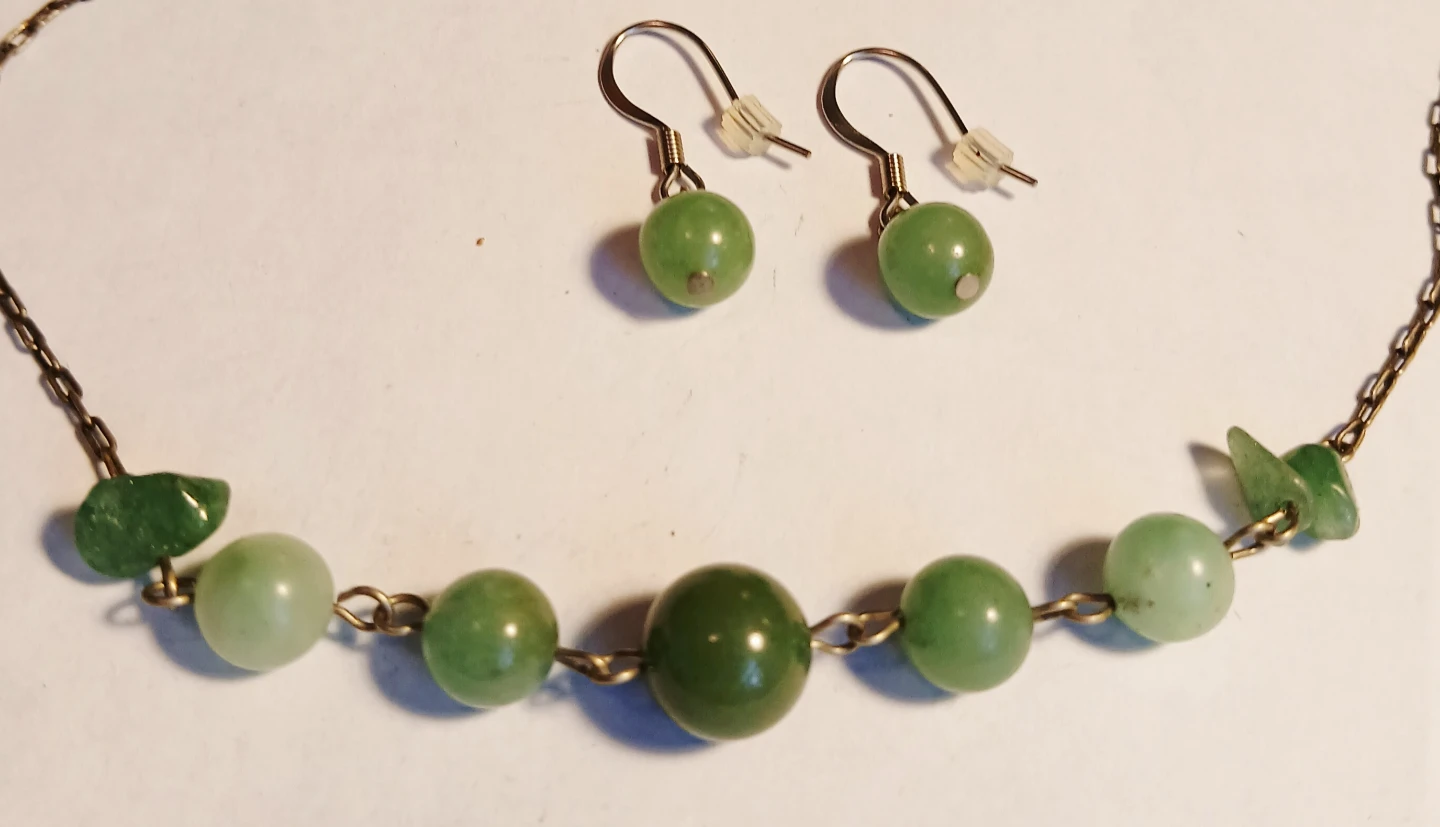 Jade Beaded Necklace and Earrings Set - photo 3