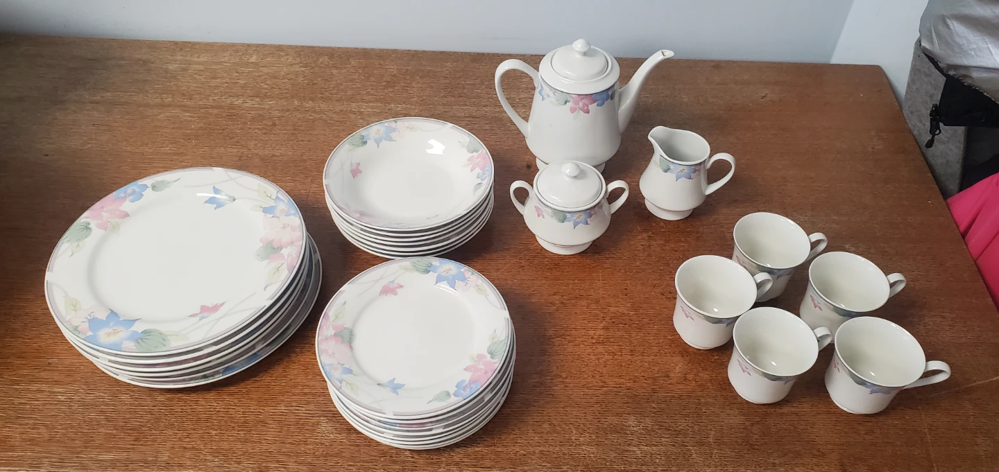 Floral Teacup and Saucer Set with Creamer and Sugar Bowl - photo 4