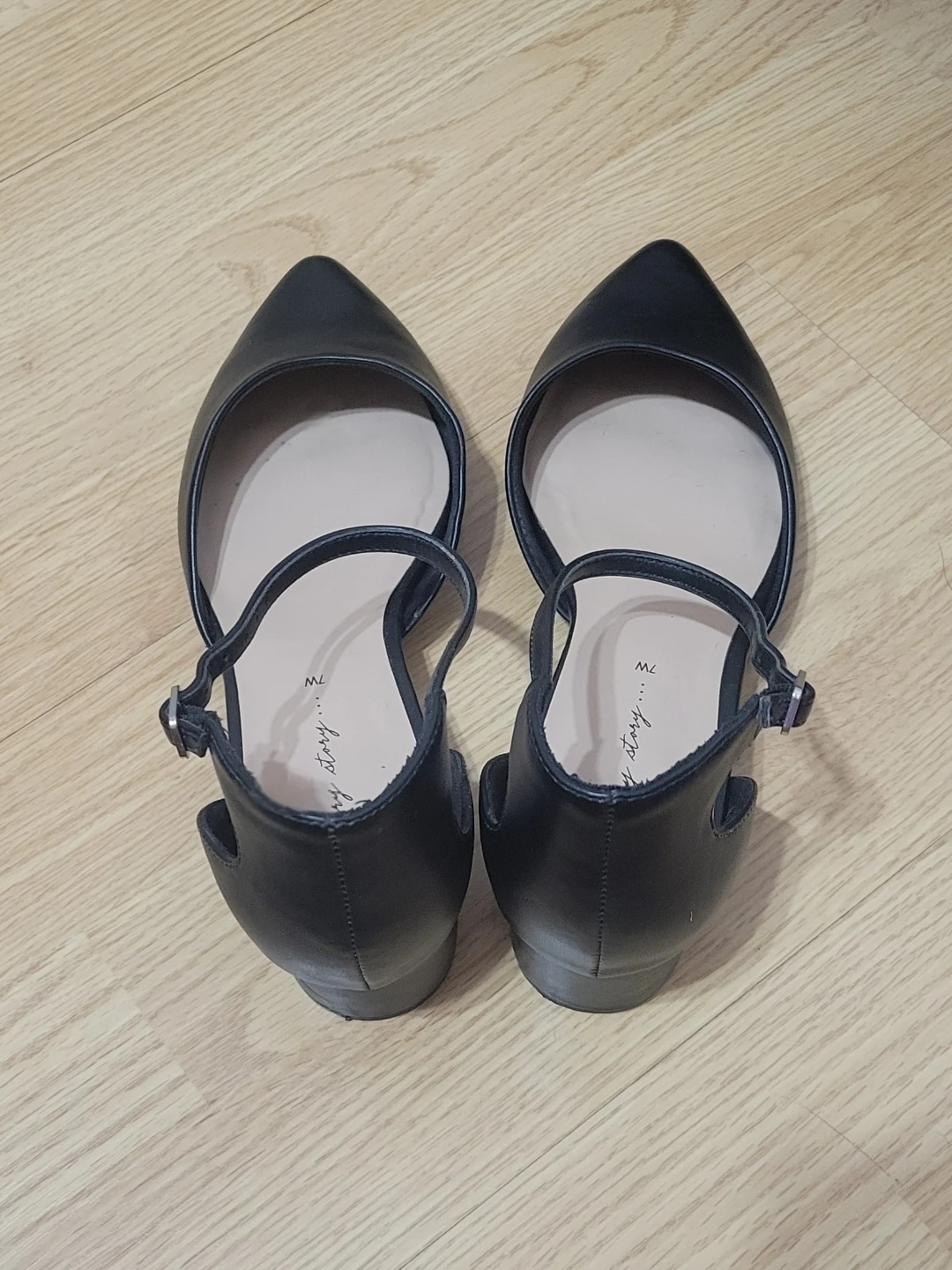 FREE SHOES - photo 4