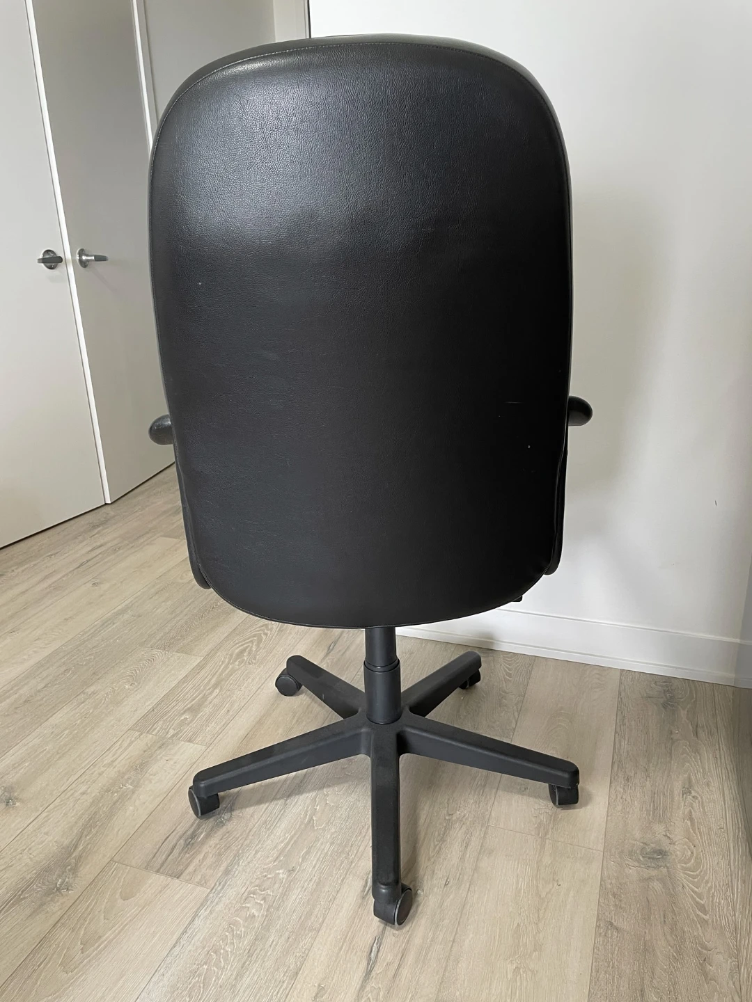 Black Faux Leather Office Chair - photo 3