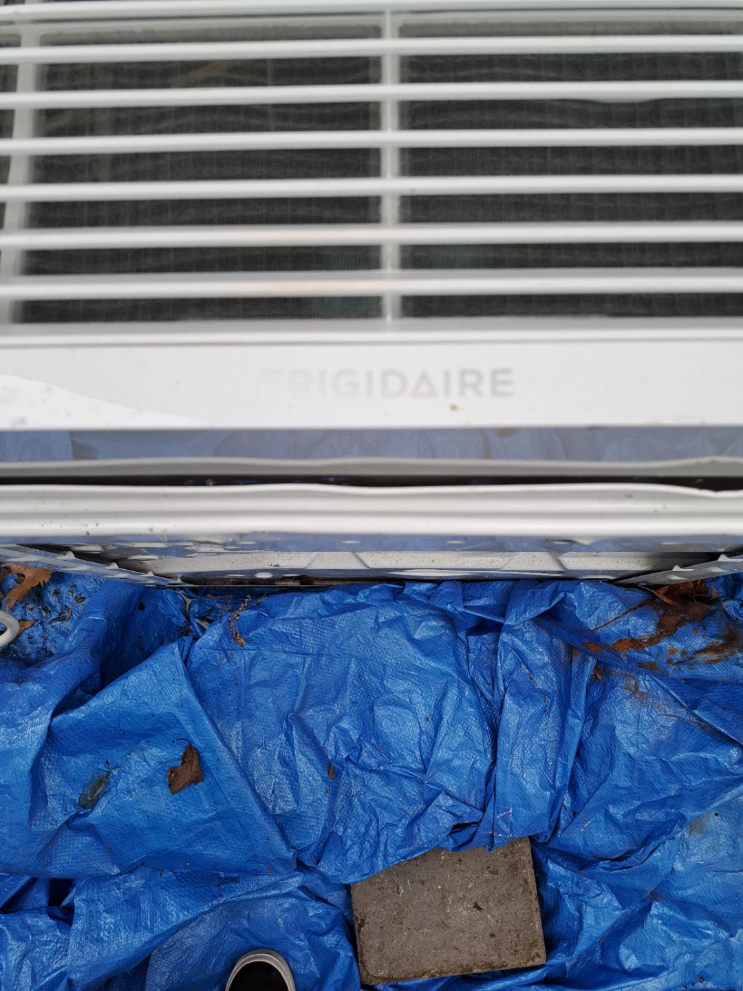 Frigidaire Window Air Conditioner - photo 3