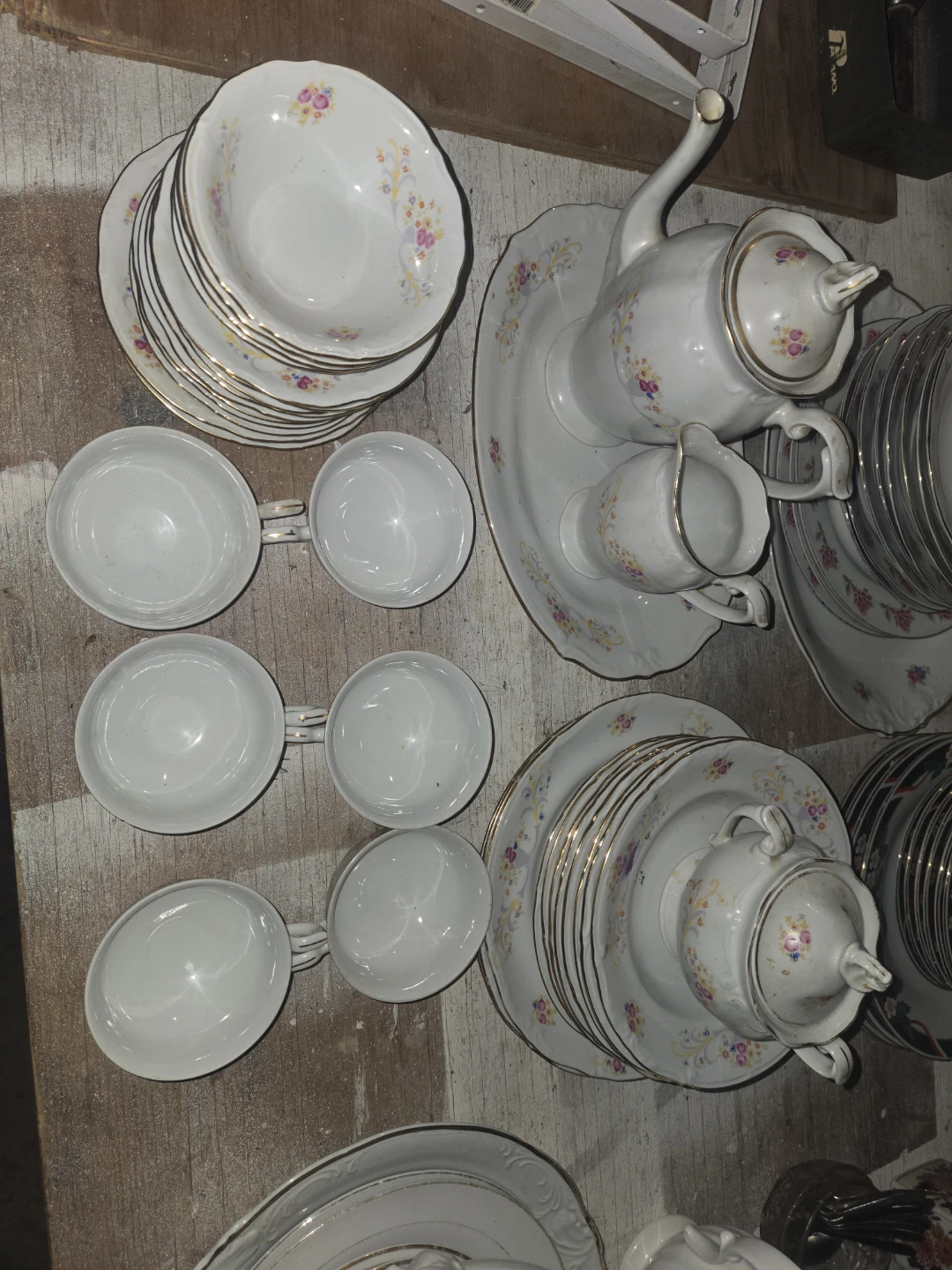Vintage Floral Teapot and Tea Set