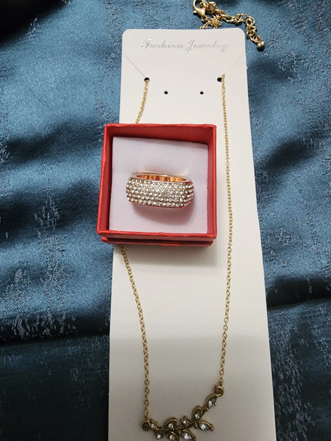 Gold Tone Rhinestone Ring and Leaf Necklace Set - photo 2