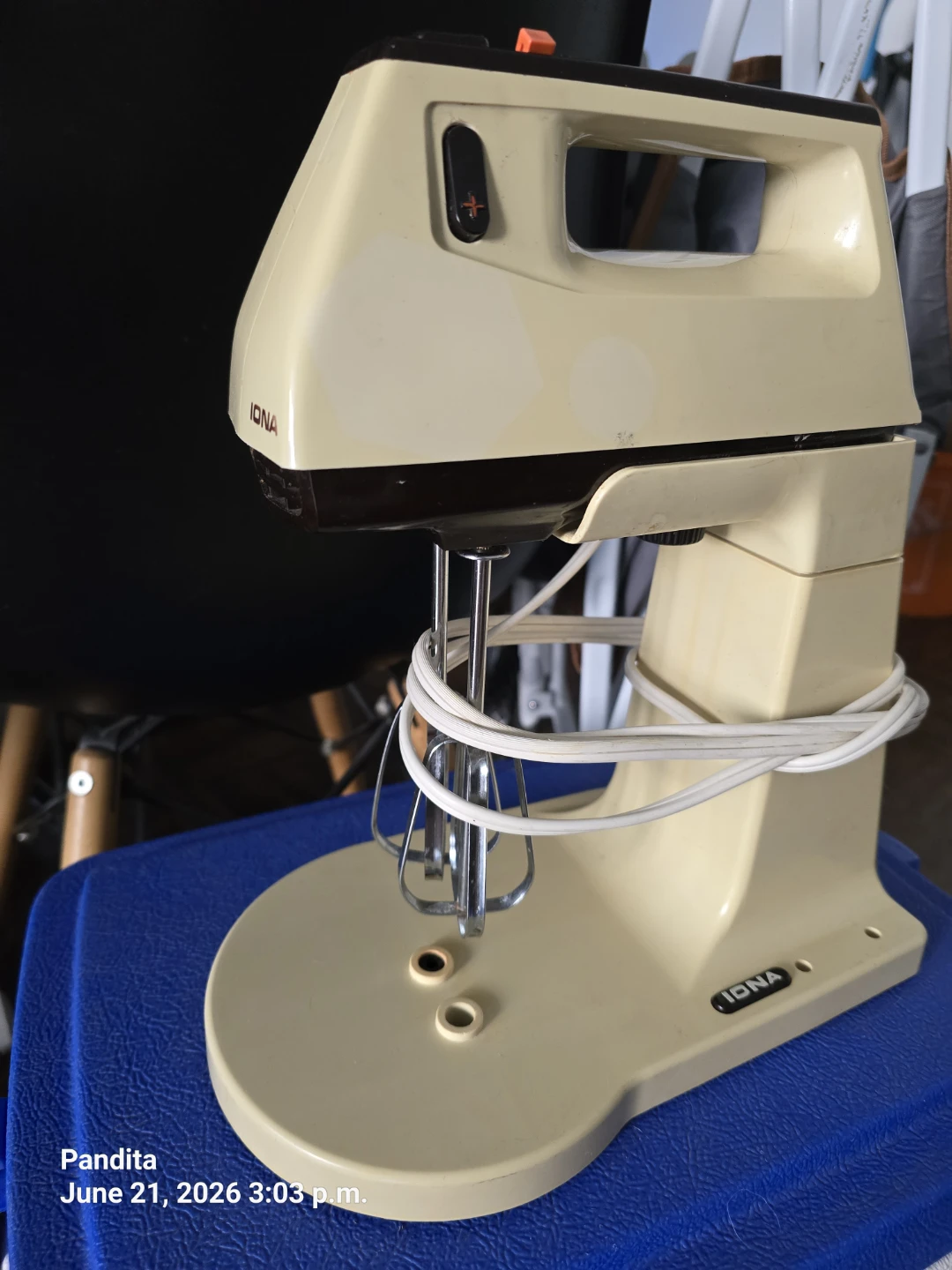 Iona Hand Mixer - Cream Colour - photo 3