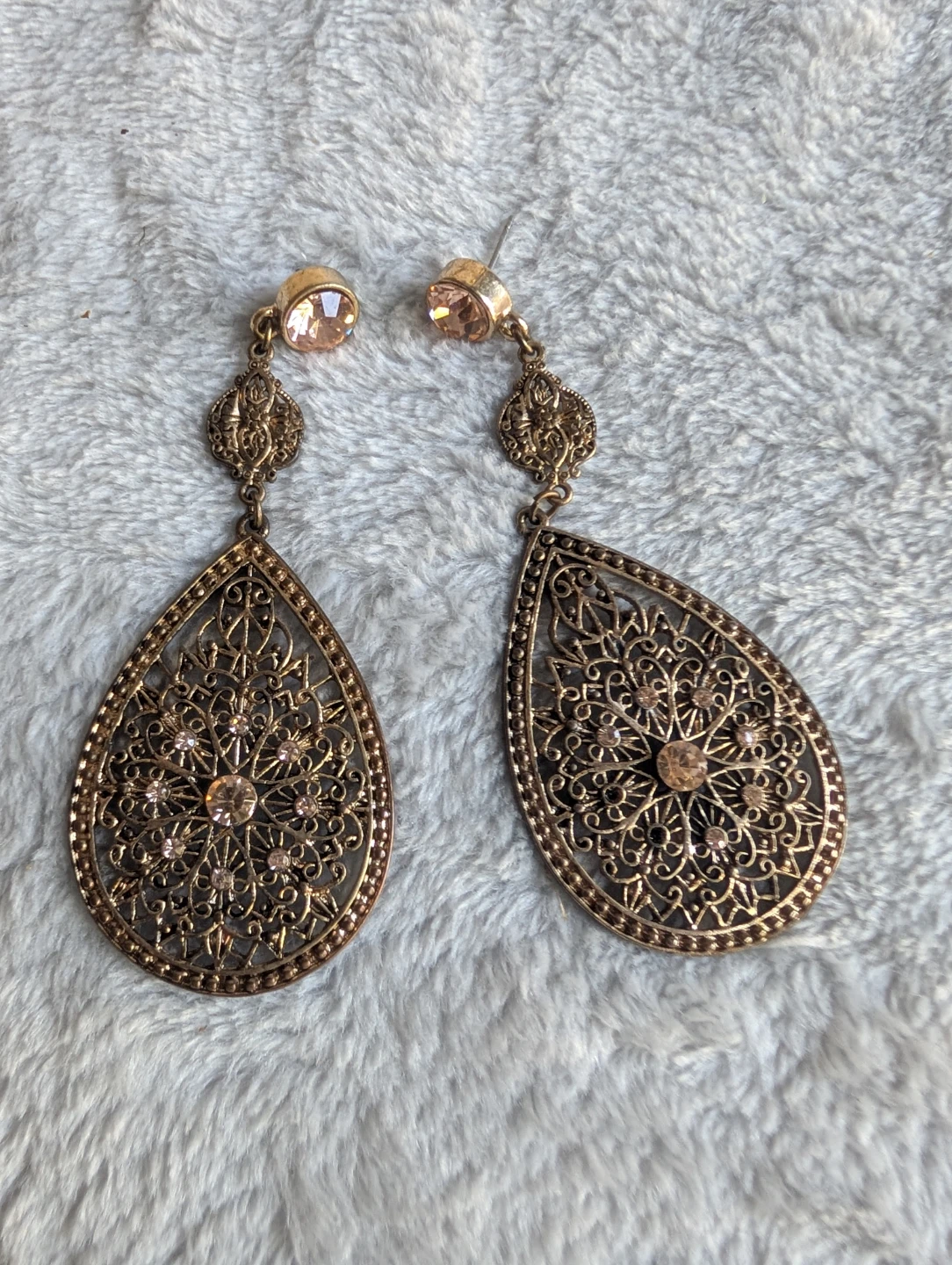 ⚽Ornate Teardrop Dangle Earrings with Pink Gems