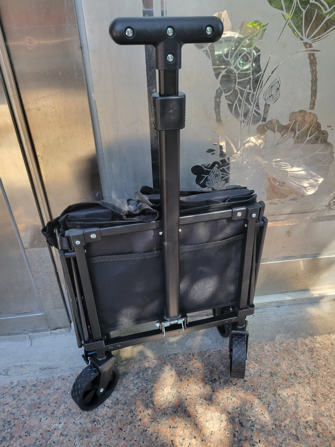 Small Black Folding Wagon. New - photo 4