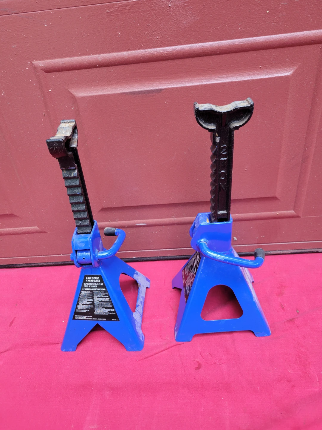 Pair of Blue Axle 2 TON  Stands