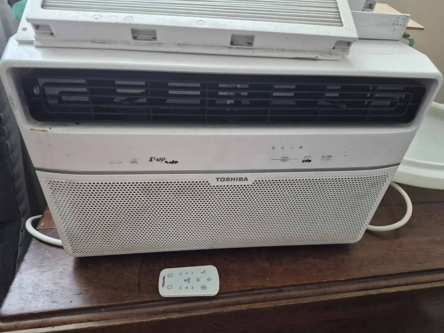 Toshiba Window Air Conditioner - photo 3