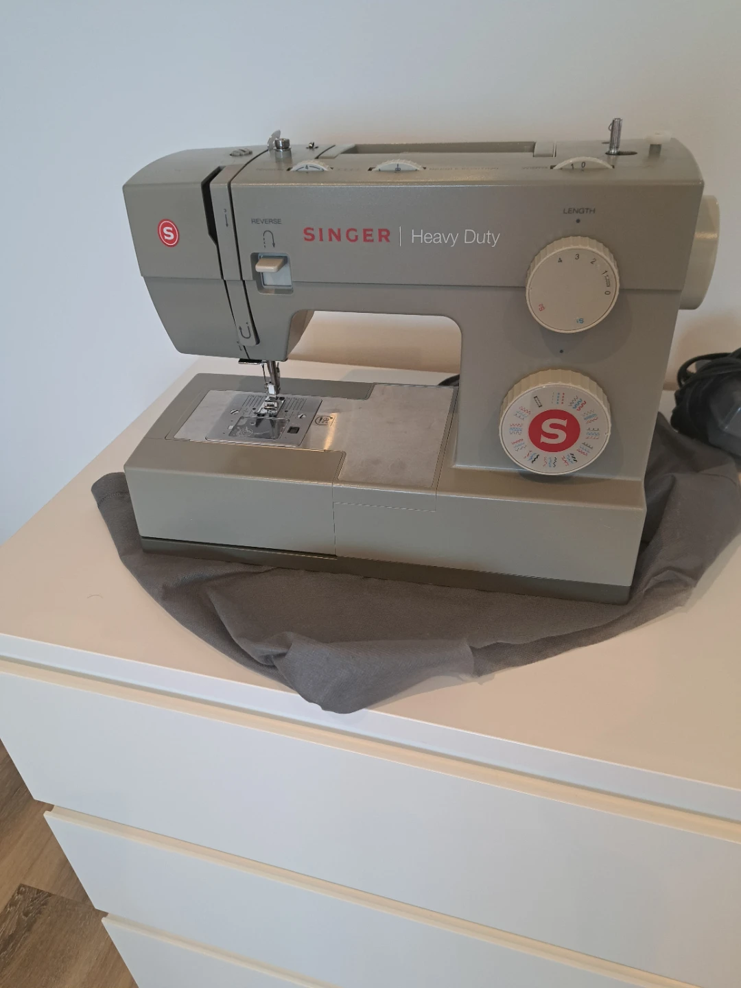 Singer Heavy Duty Sewing Machine