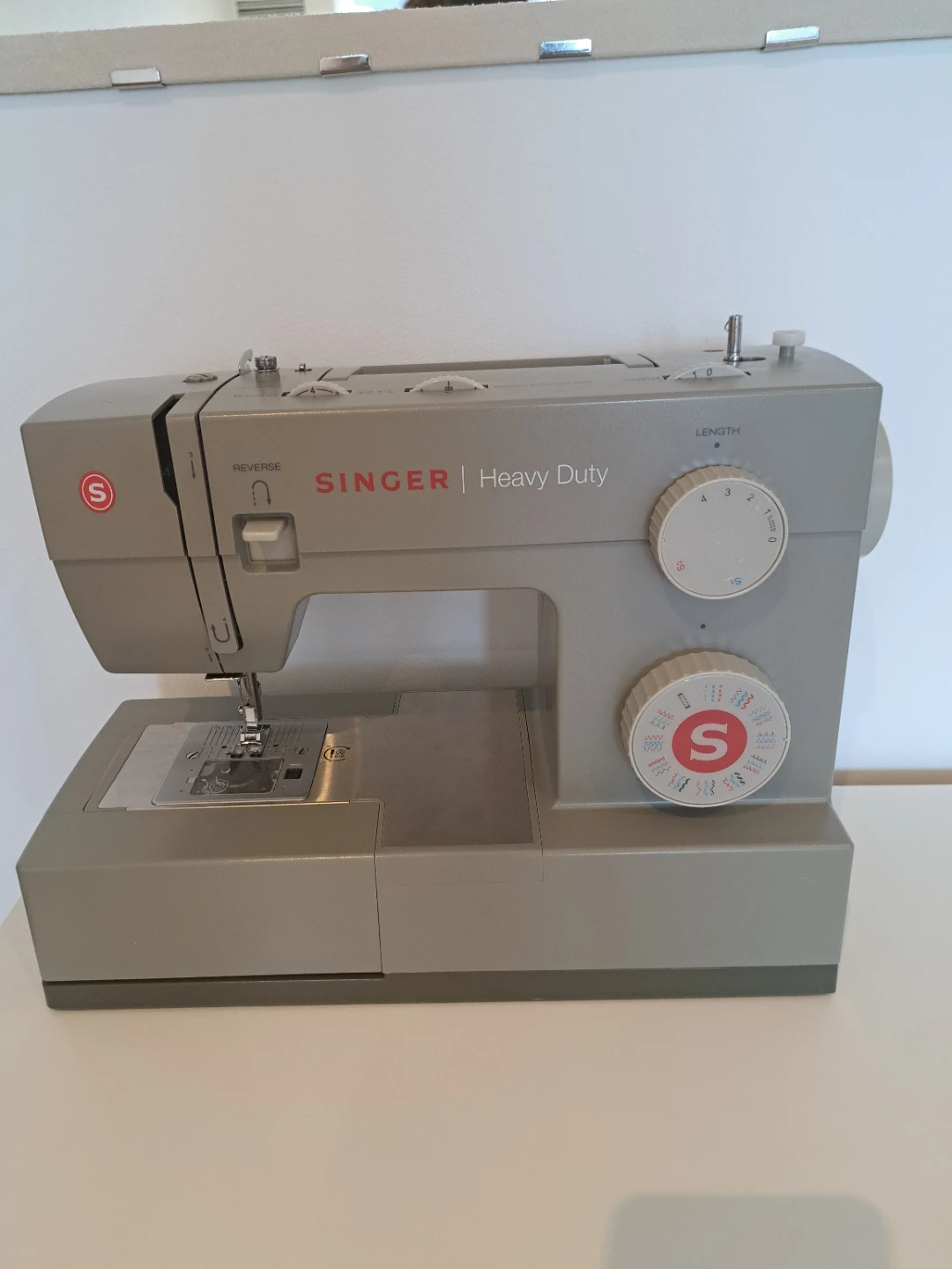 Singer Heavy Duty Sewing Machine - photo 2