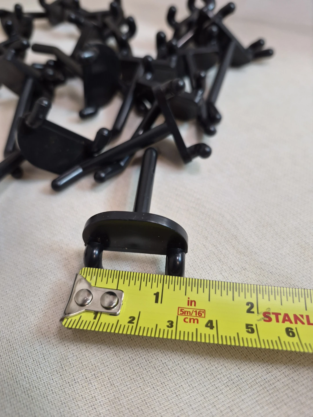 Lot of 24 1" Peg Board Black Plastic Hooks - photo 5