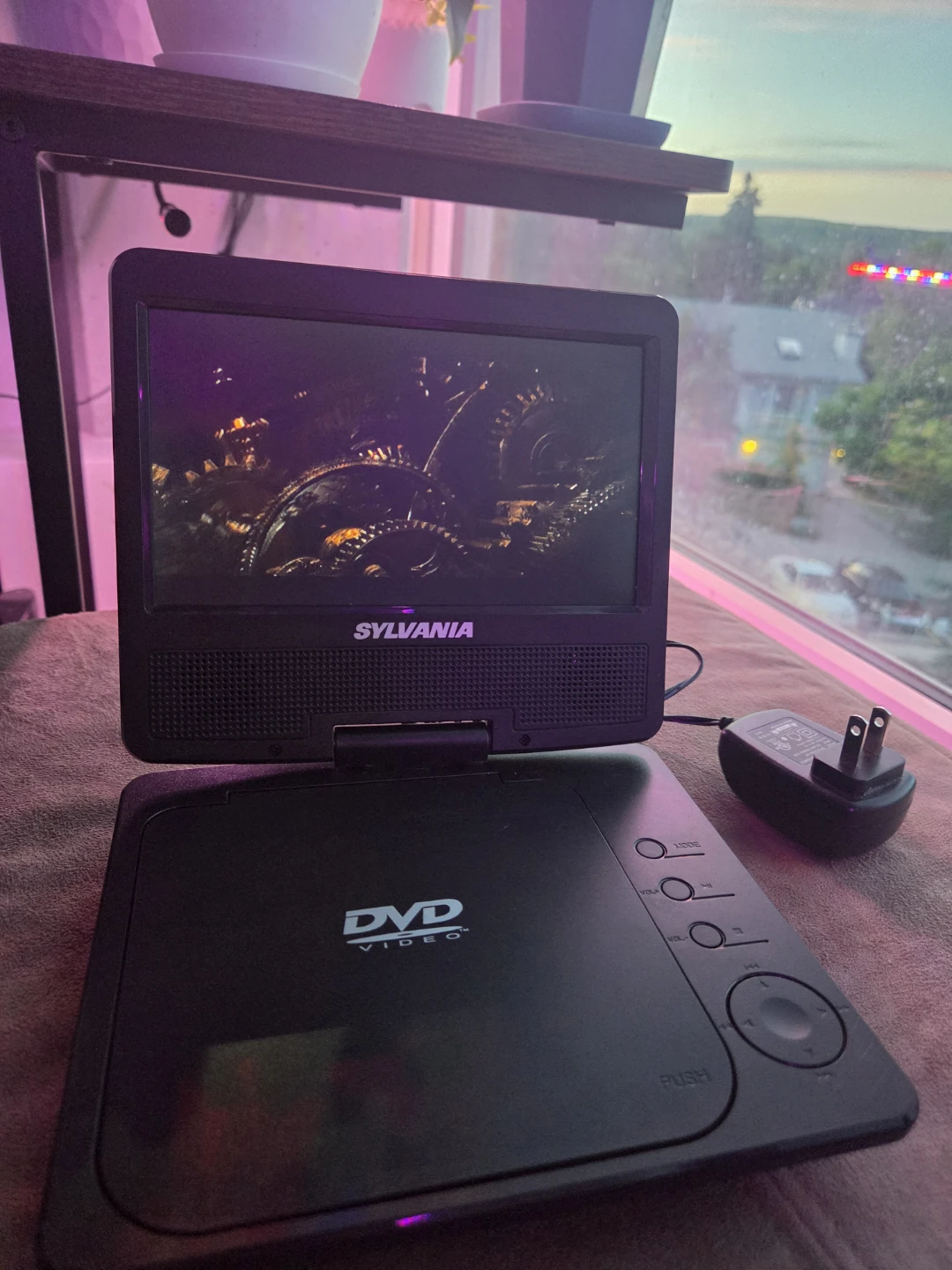 Sylvania Portable DVD Player with AC Adapter - photo 4
