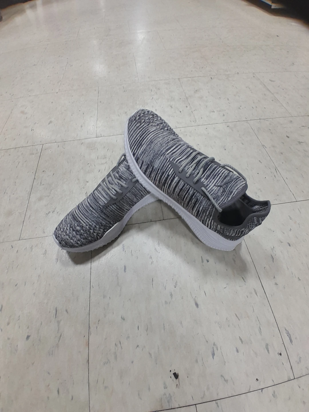 Grey Knit Running Shoes Original Puma Size 11 - photo 5