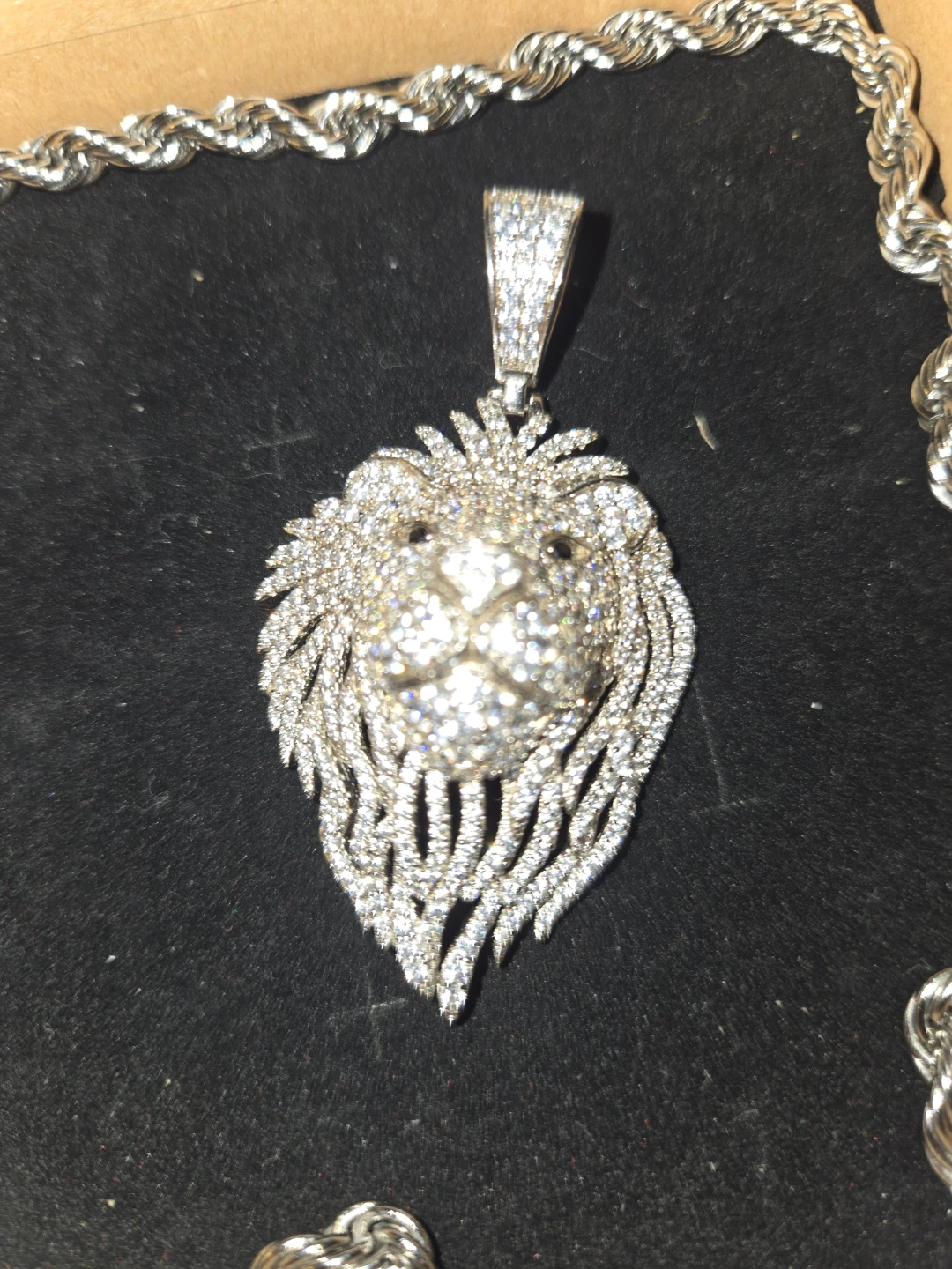 Rhinestone Lion Head Pendant Necklace - photo 3