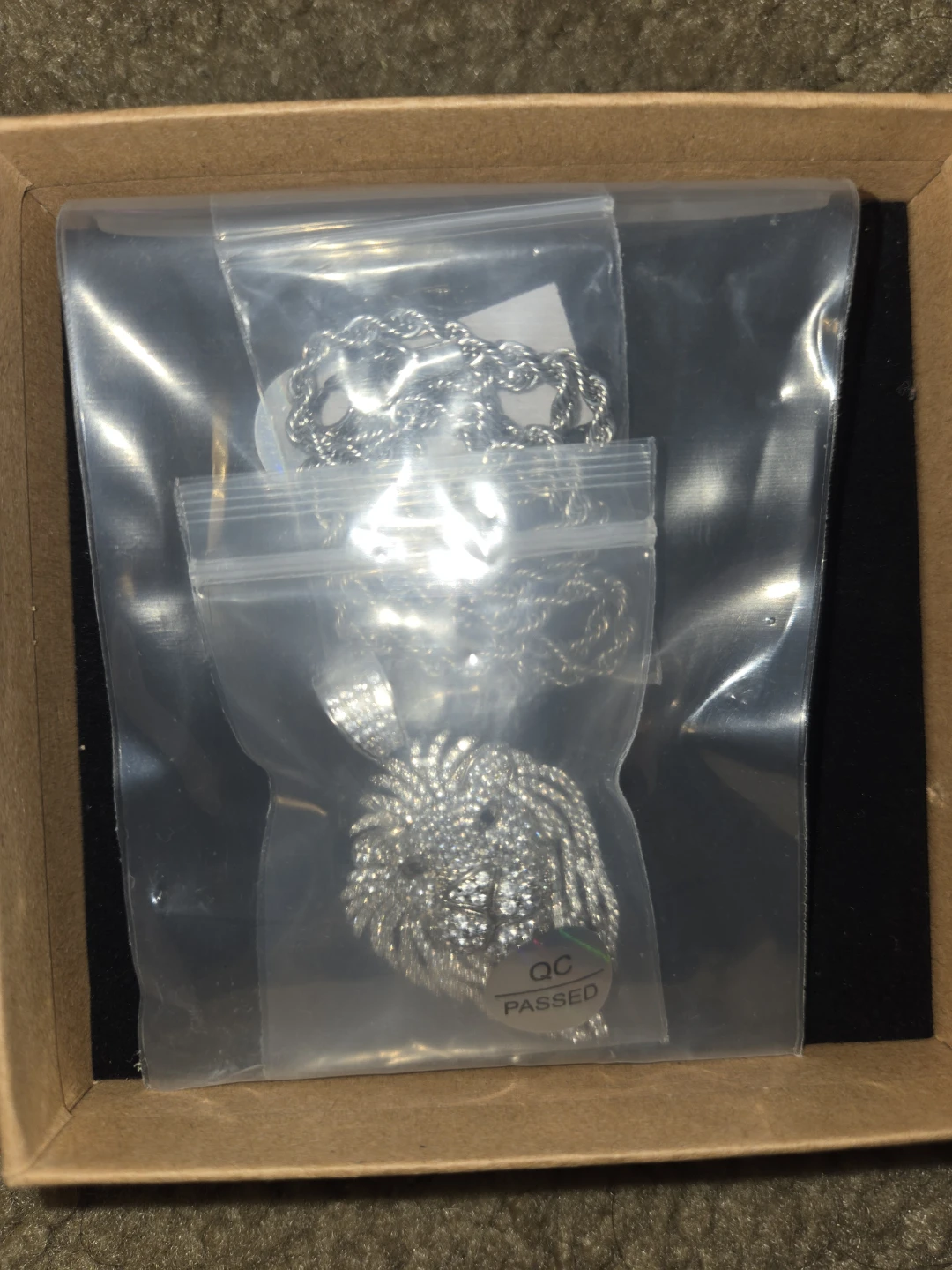 Rhinestone Lion Head Pendant Necklace - photo 5