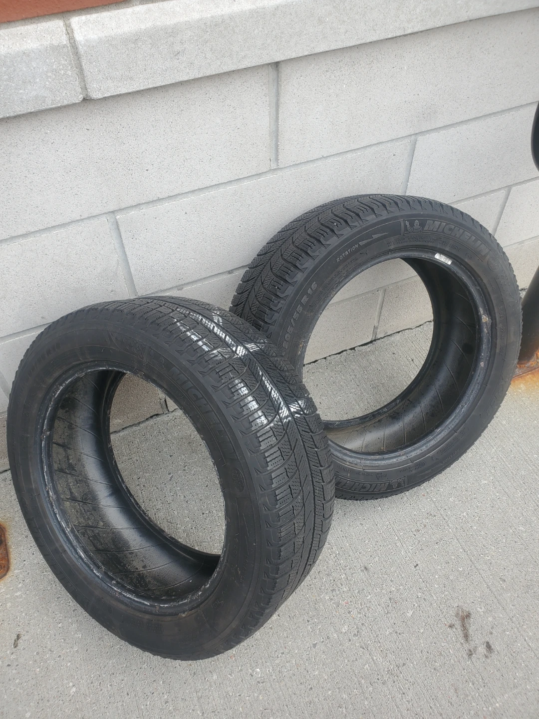 Michelin X-ice 3 Winter Tires (205/55R/16)  (Set of 2)