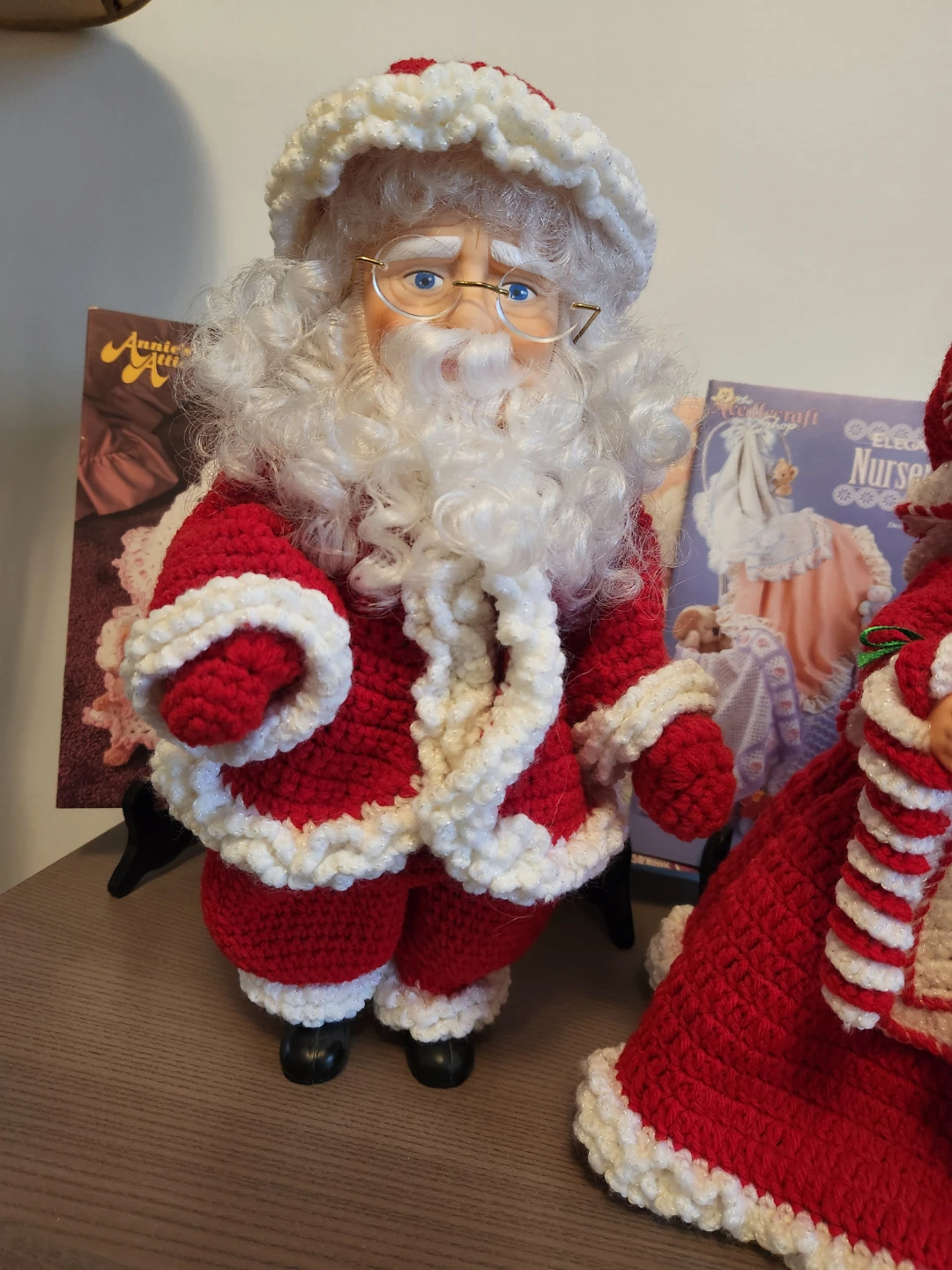 Crocheted Santa and Mrs. Claus Dolls - photo 2