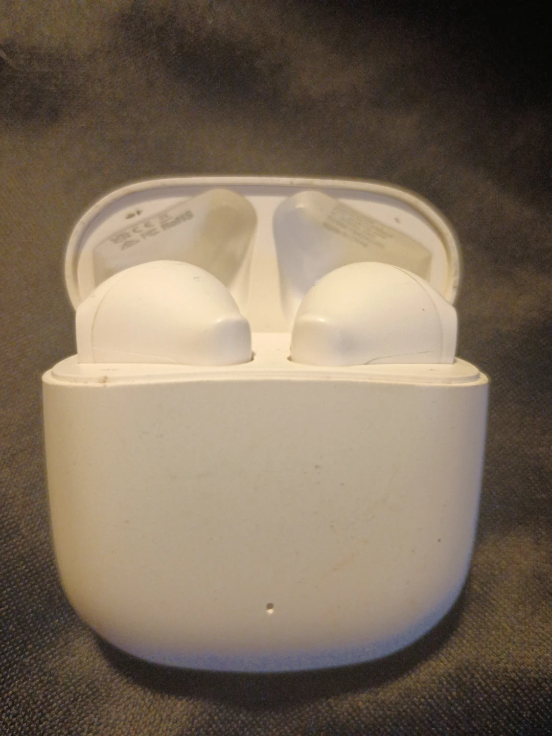 White Wireless Earbuds with Charging Case - photo 4