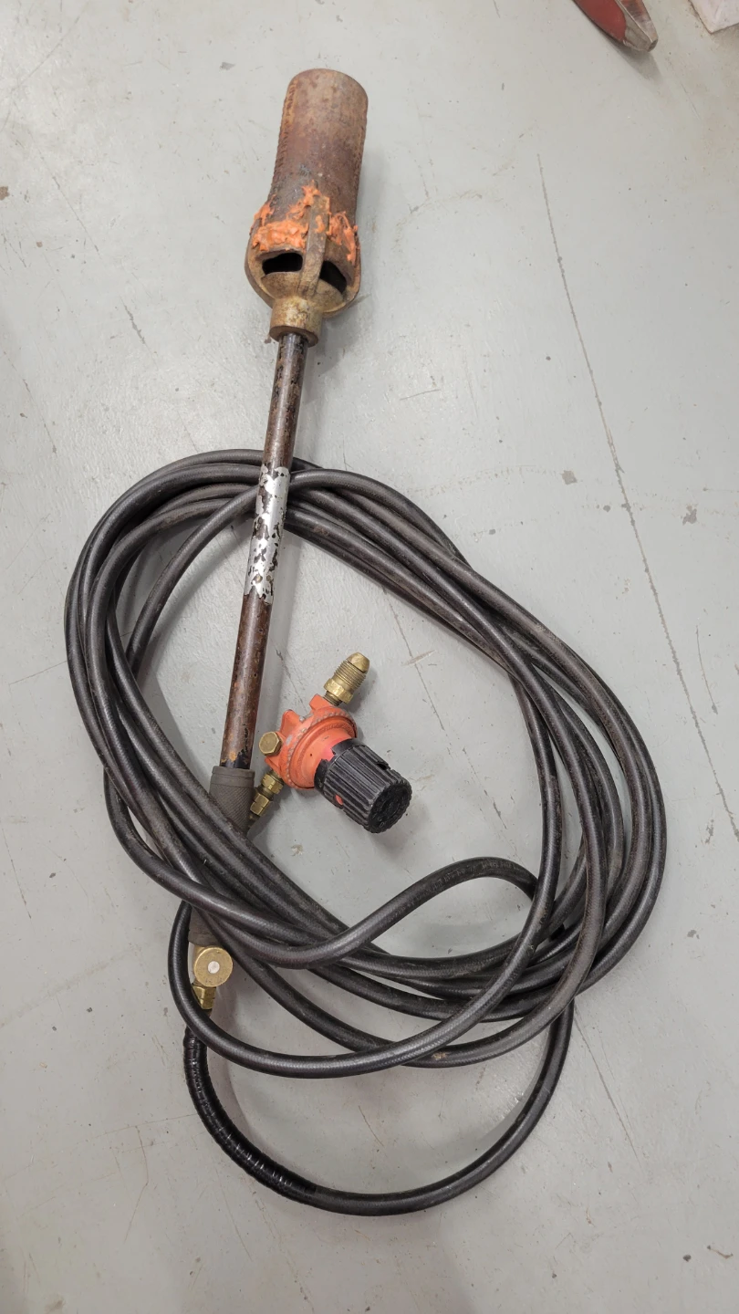 Propane Hose with Regulator and tiger torch