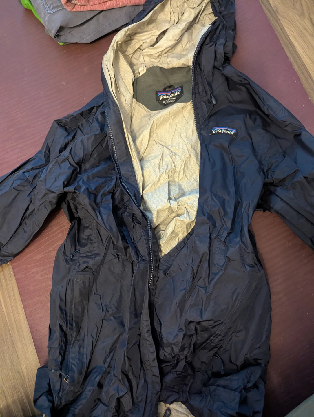 Patagonia Women's Waterproof Shell Jacket - photo 2