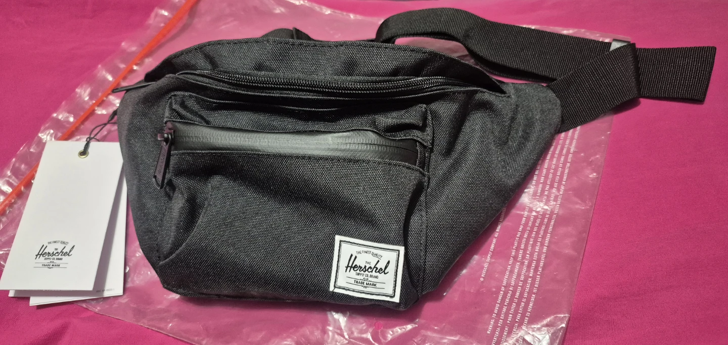 Herschel Supply Co. Seventeen Hip Pack - Black