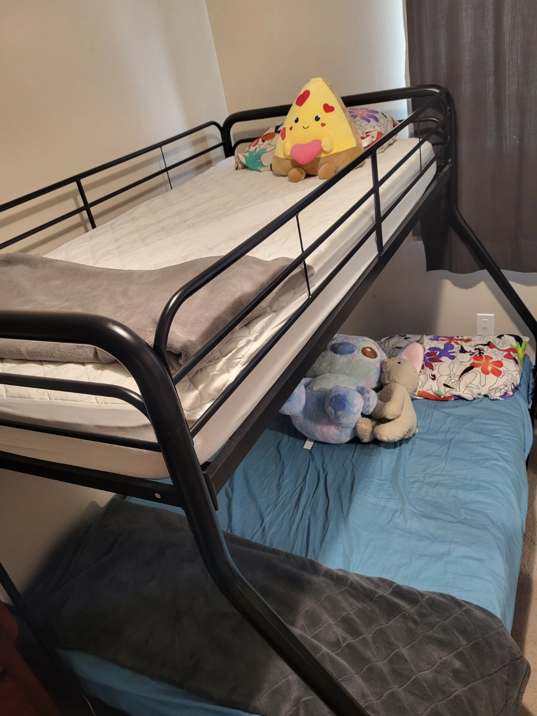 Twin over Full Metal Bunk Bed