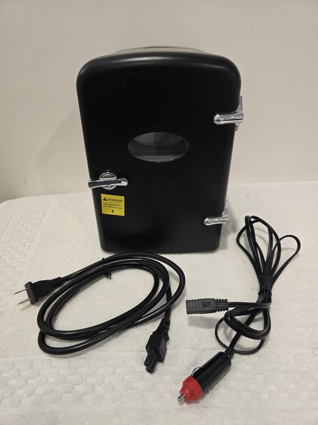 BRAND NEW 2-in-1 Mini Fridge Cooler & Warmer (4L)