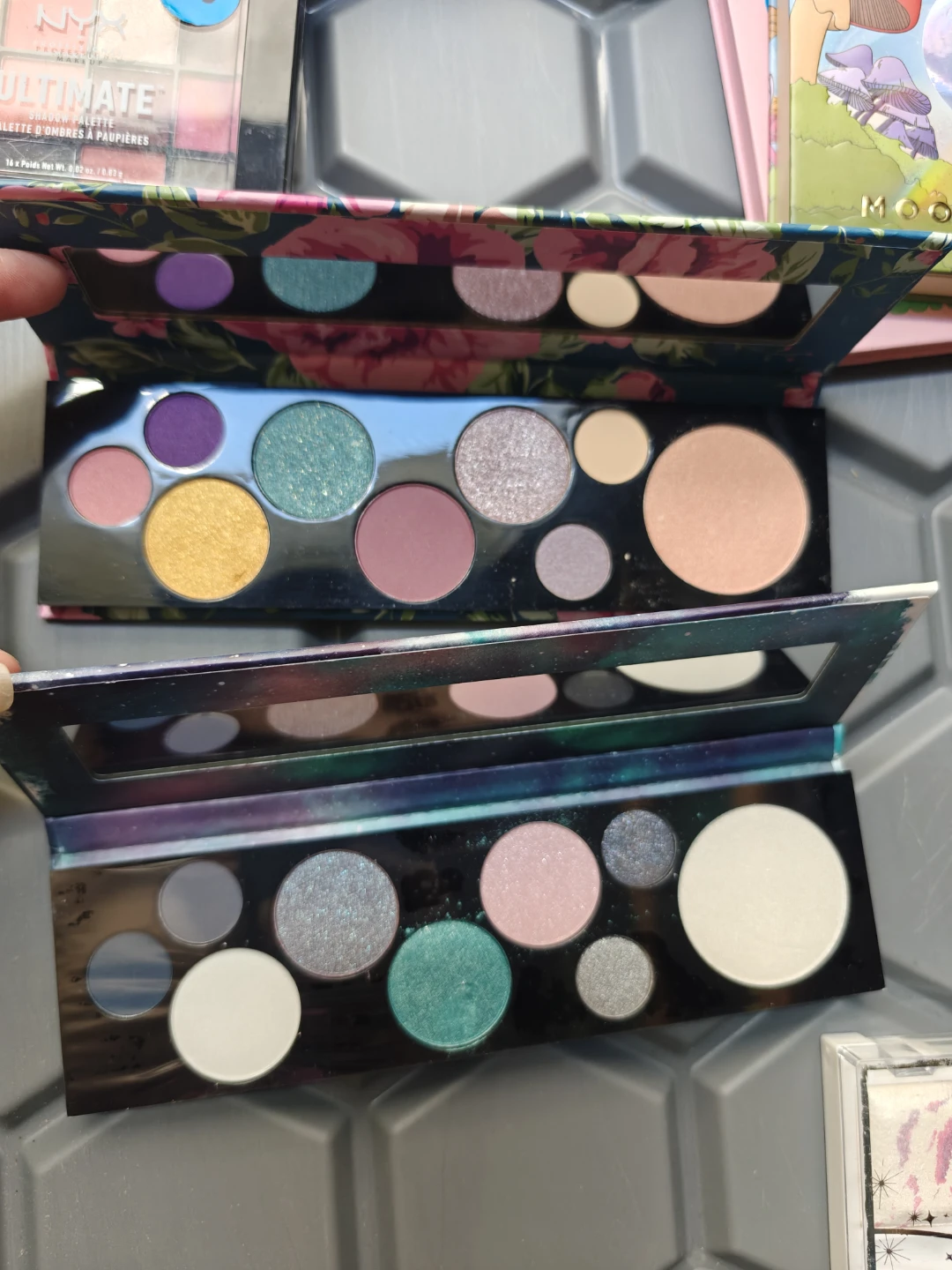 ⚽Eyeshadow palette $5 each - photo 5