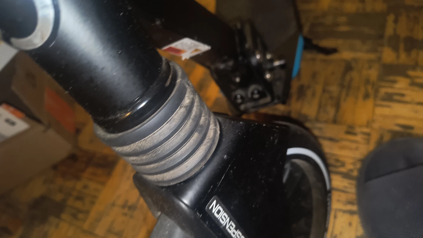 Aero Scooter with Suspension is not electric - photo 3