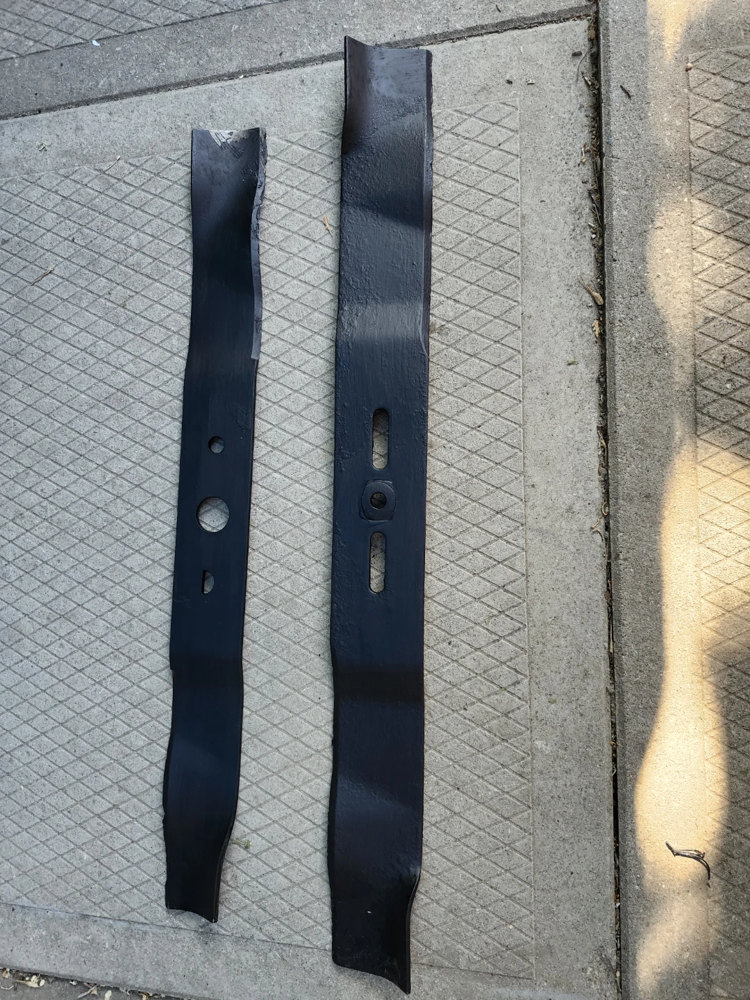 Lawnmower Blades (20 in and 22 in)