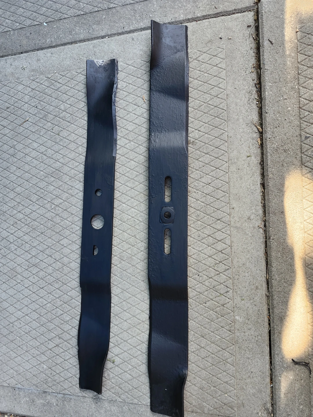 Lawnmower Blades (20 in and 22 in) - photo 2