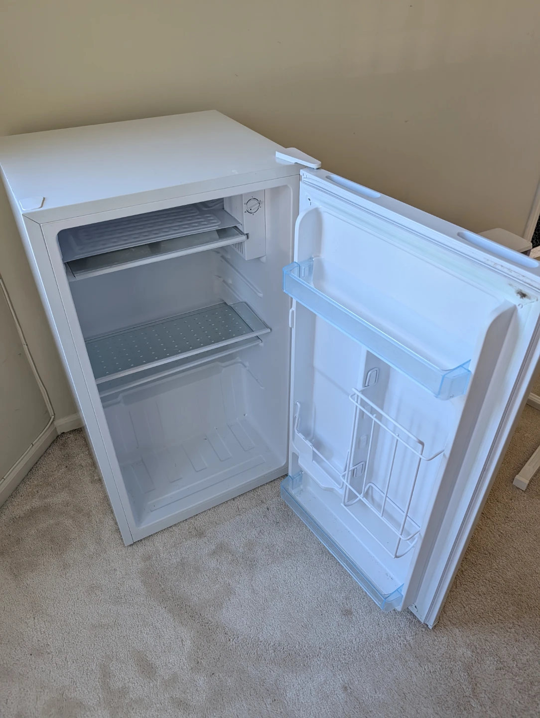 Danby Mini Fridge - photo 2