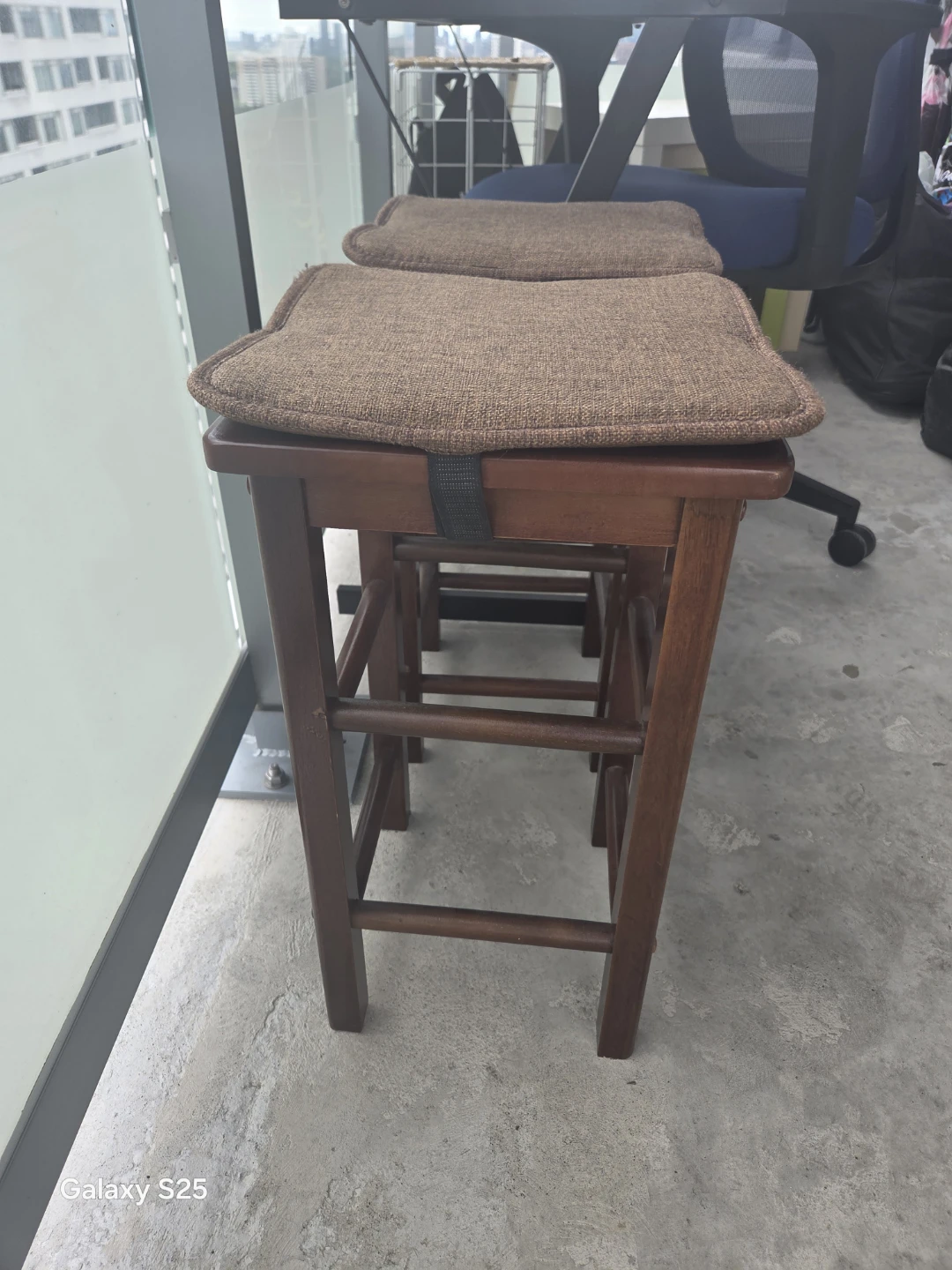 Set of 2 Wooden Bar Stools - photo 2