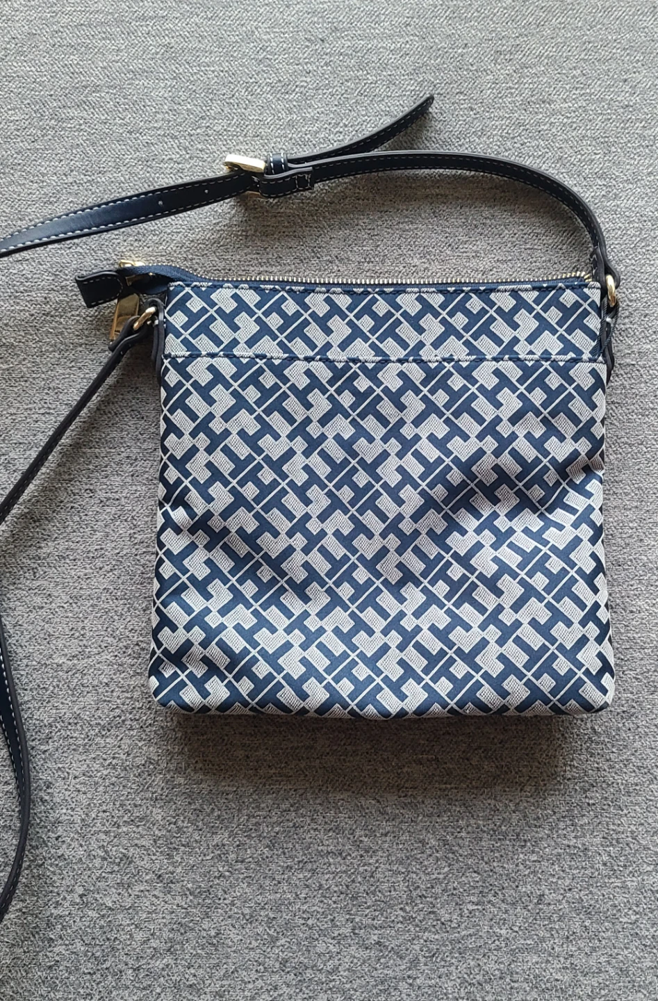 Tommy Hilfiger Jaden Plus Crossbody Bag - photo 2