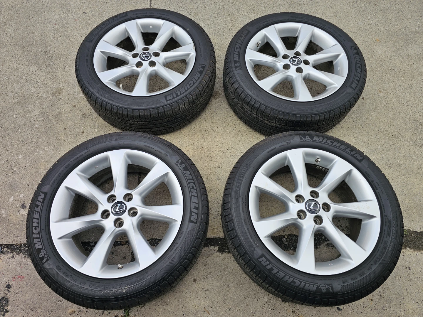 LEXUS RX350 O.E.M RIMS AND ALL SEASON TIRES 235/55 R19