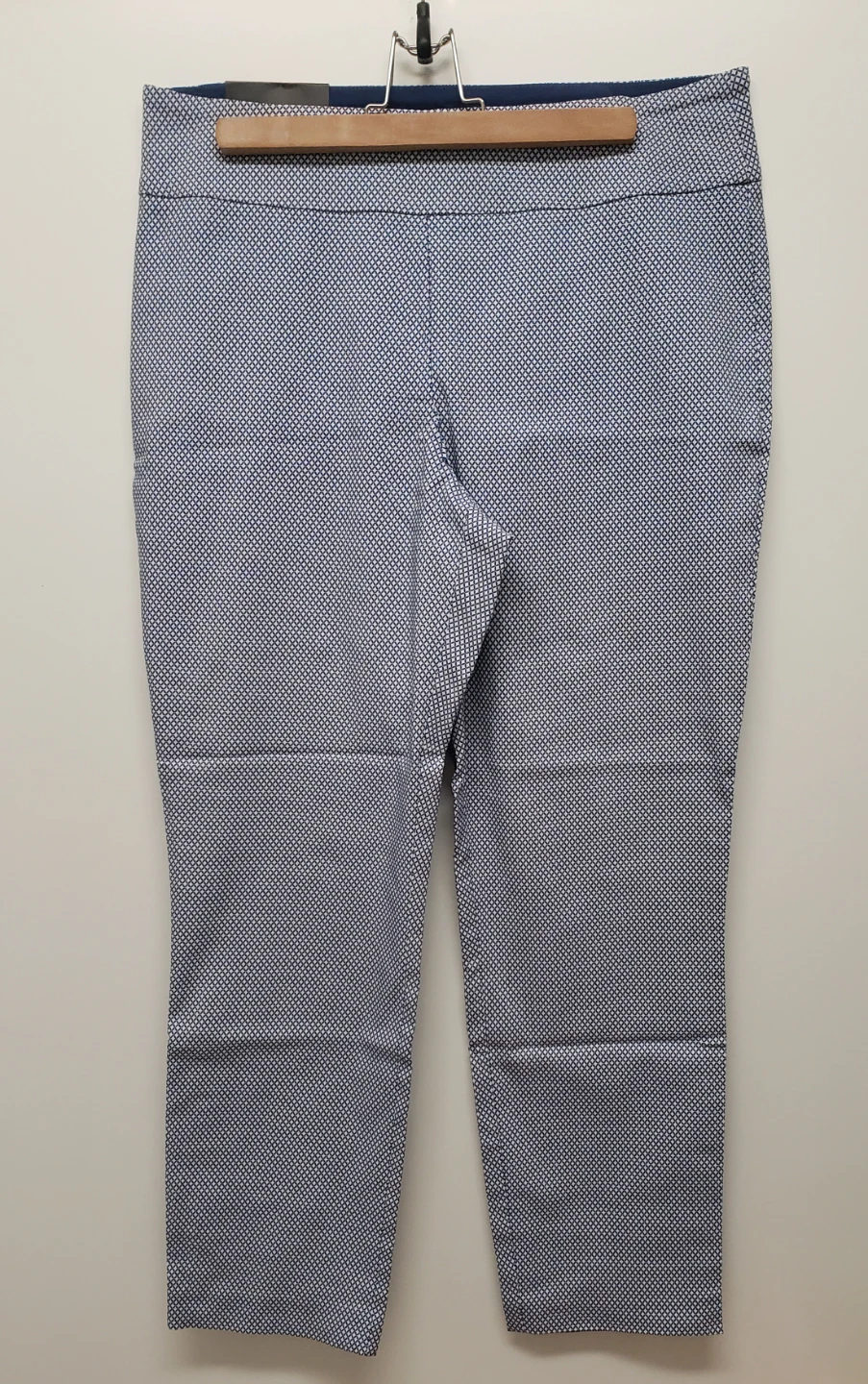 Brand new Women's S.C. & CO. Tummy Control Pants Size 16