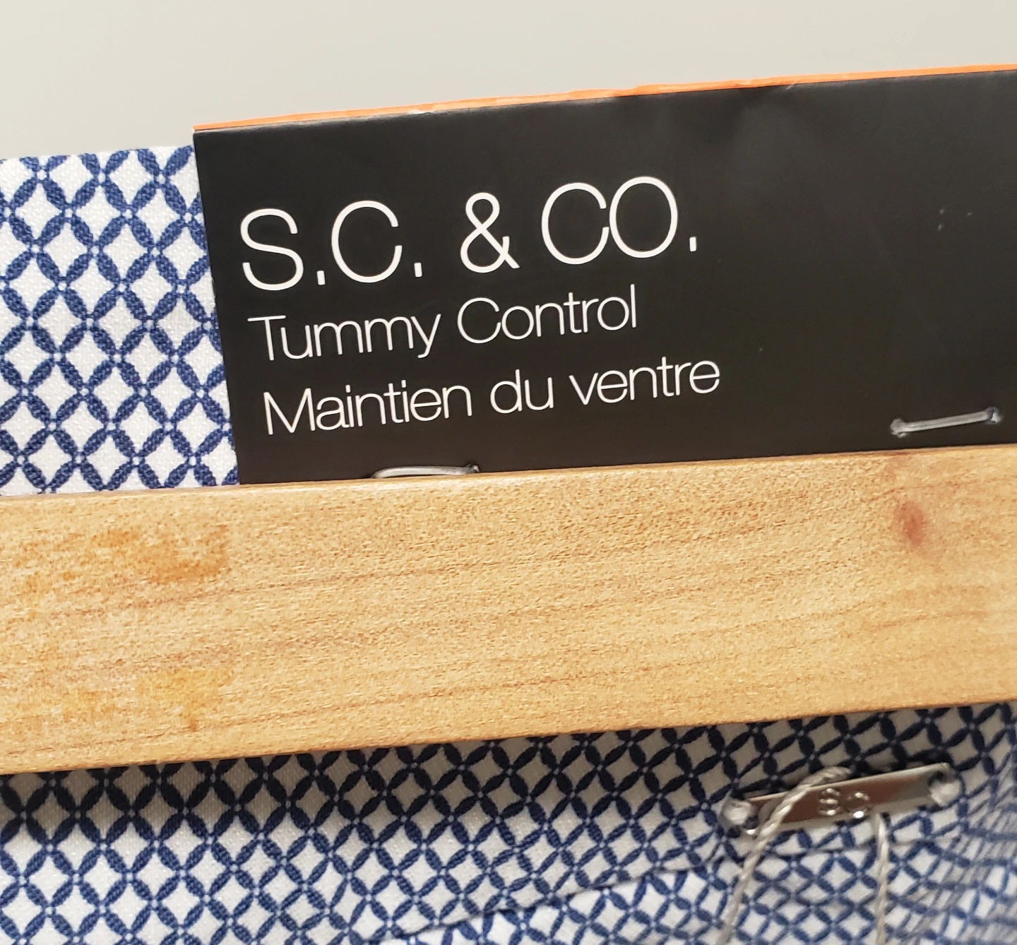 Brand new Women's S.C. & CO. Tummy Control Pants Size 16 - photo 3