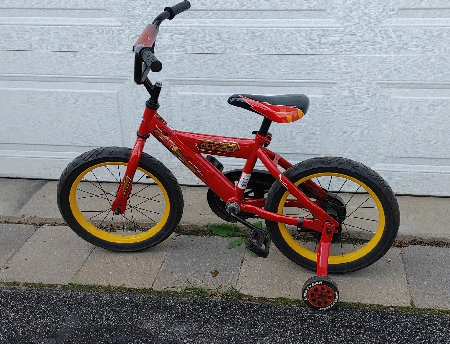 Disney Cars bike " with matching Helmet - photo 2