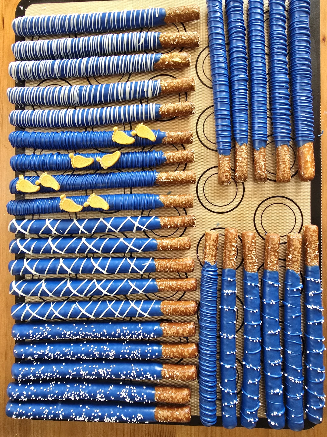 Blue & White Chocolate Dipped Pretzels & Cake Pops - photo 3