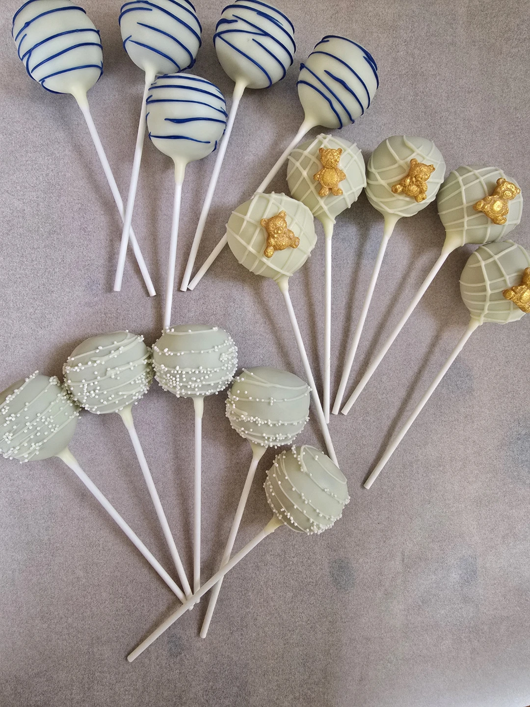 Blue & White Chocolate Dipped Pretzels & Cake Pops - photo 4