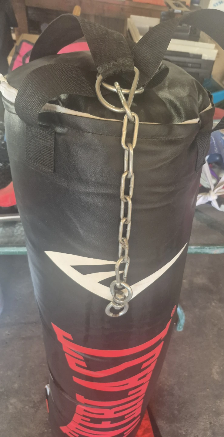 Everlast Heavy Bag 70lbs - photo 3