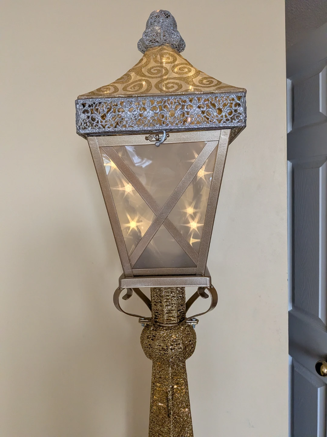 Decorative Lamp Post with Lights - photo 2