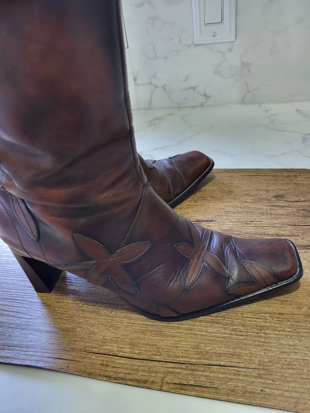 Brown Leather Boots with Floral Appliqué - photo 4
