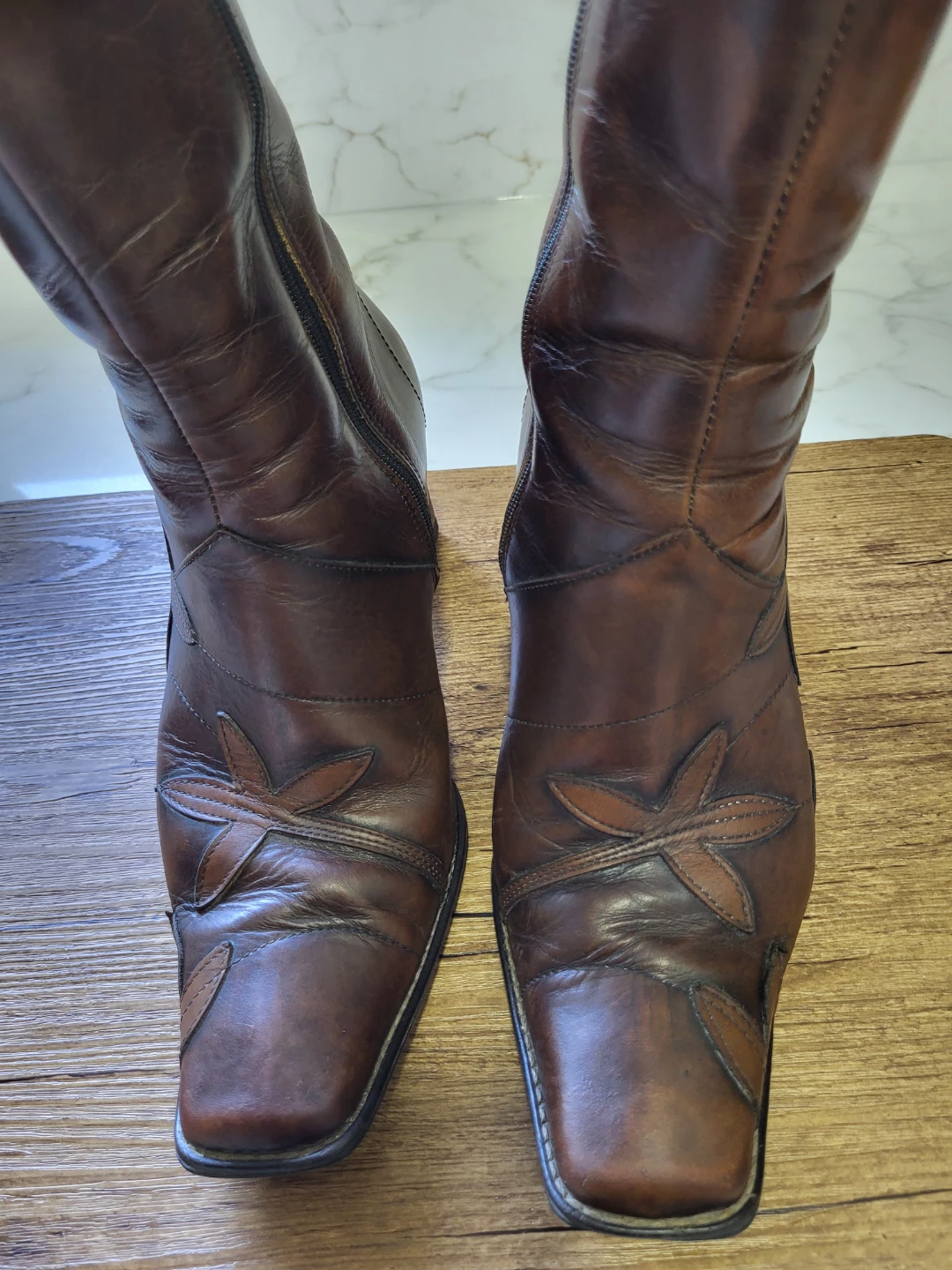 Brown Leather Boots with Floral Appliqué - photo 5