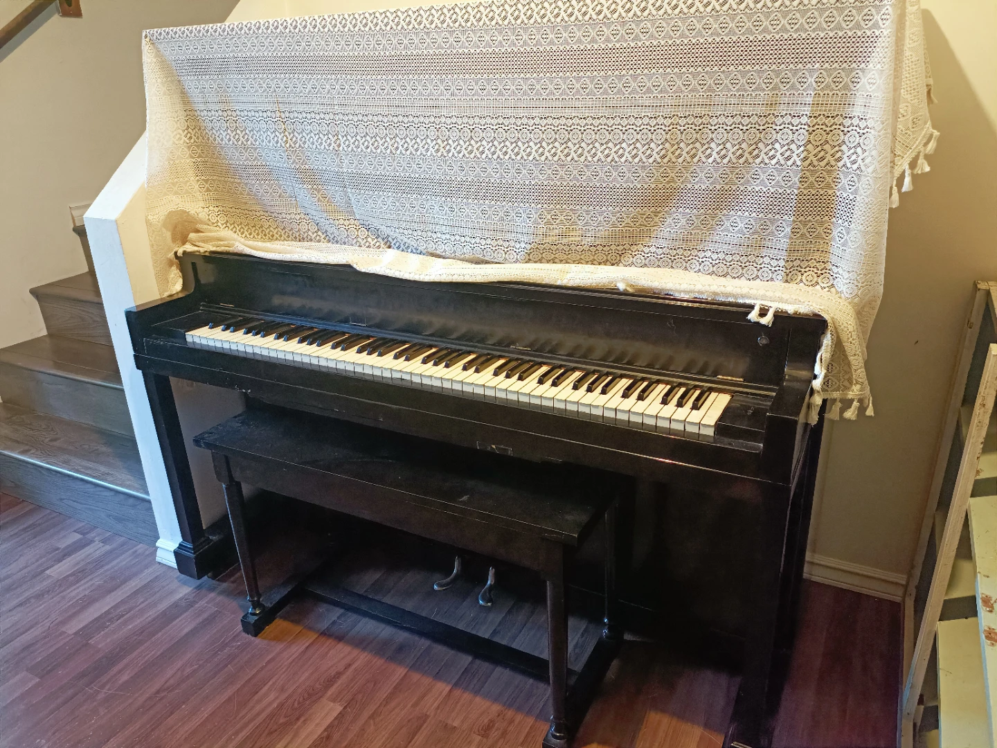 Upright Piano - photo 2