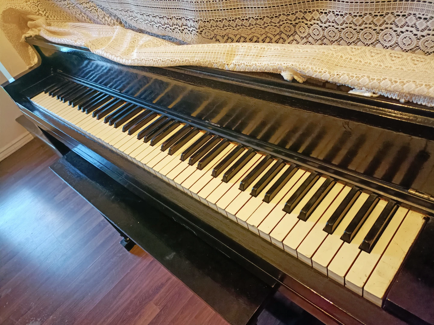 Upright Piano - photo 3