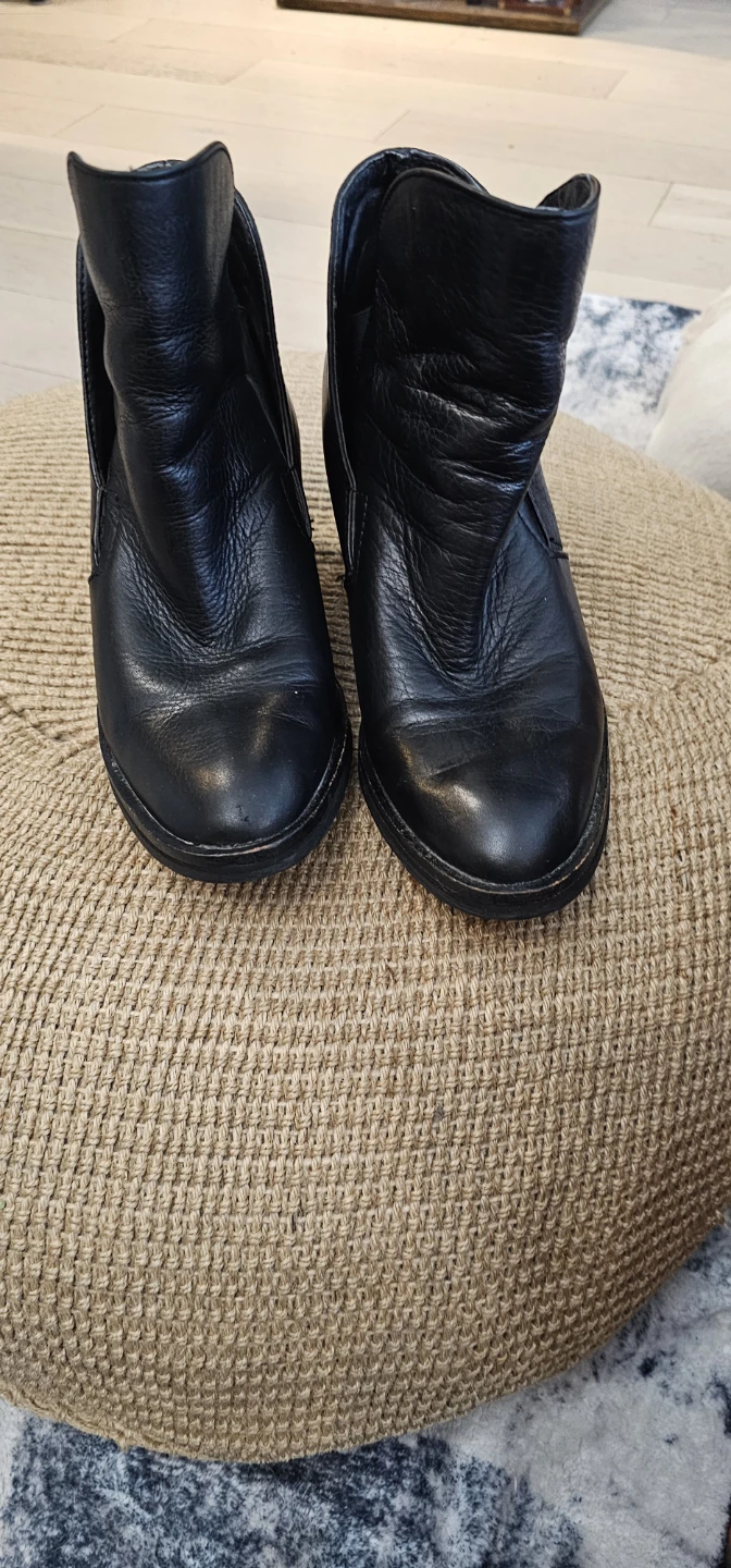 Dolce Vita Black Leather Ankle Boots