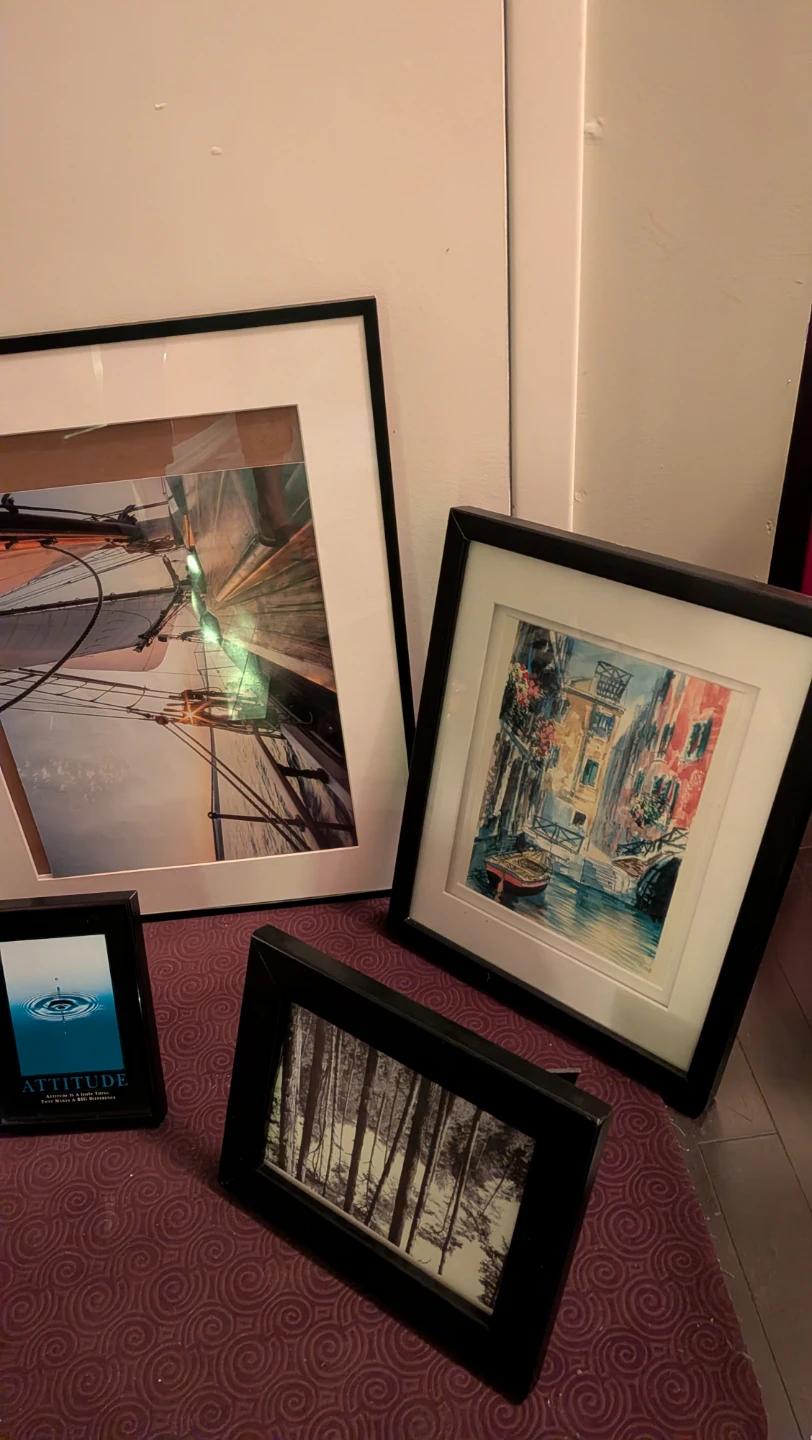 6 Assorted Frames and Art Prints - photo 3