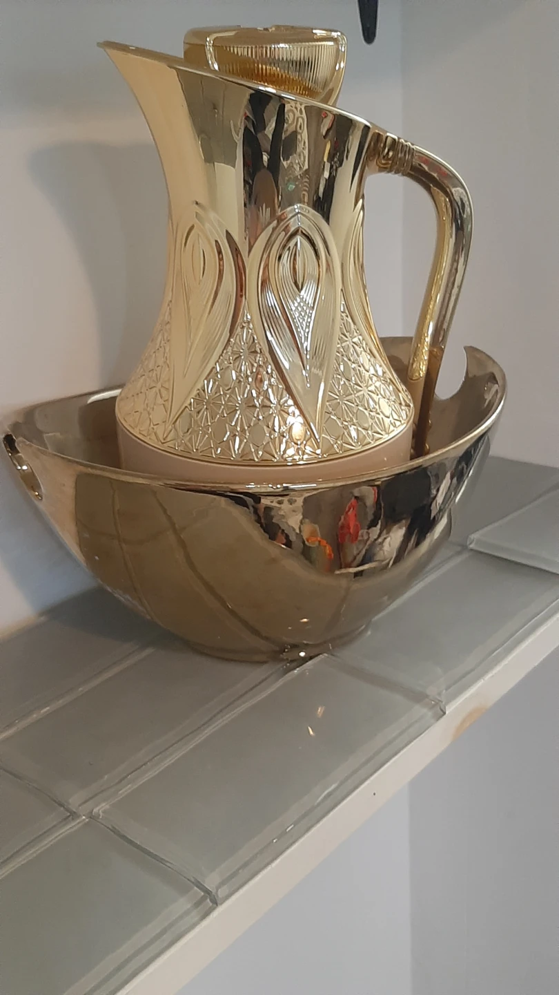 Decorative fruit bowls/ thermos glass inside jar