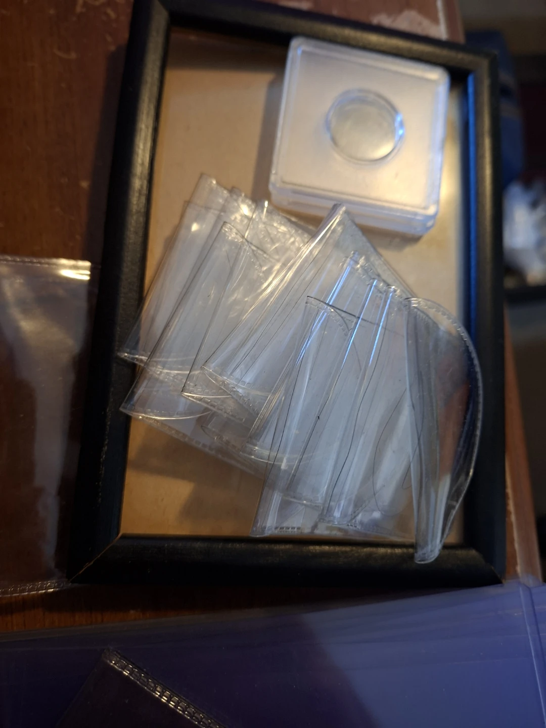 Lot Of Coin & Banknote Sleeves and Holders - photo 2